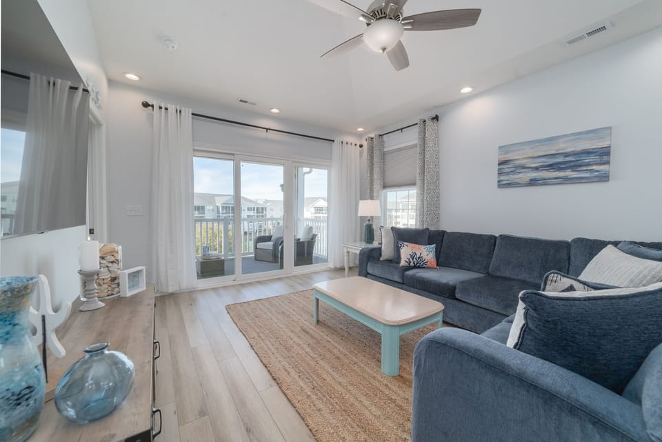 Living room with plenty of seating while you relax 