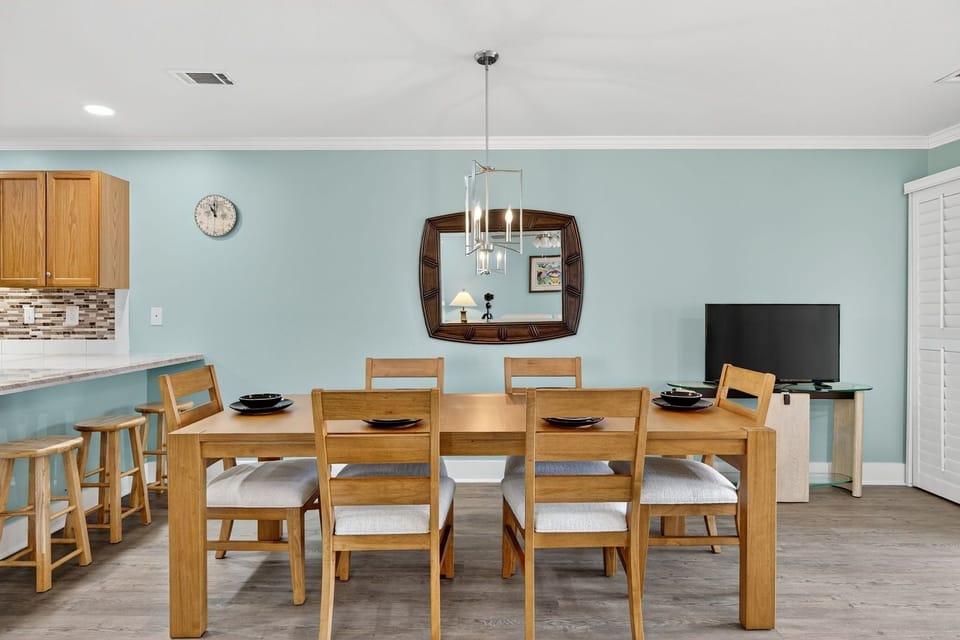 Condo, 3 Bedrooms | Dining