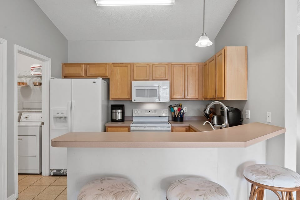 House, 4 Bedrooms | Private kitchen | Coffee/tea maker, fridge, oven, toaster