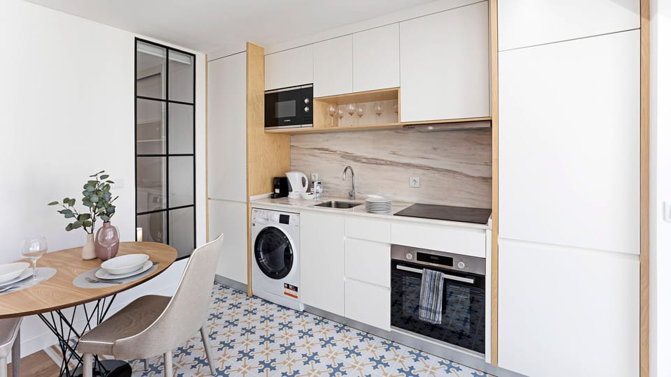 Fully equipped kitchen with everything you need to cook, dine, and feel at home.

#kitchen #fullyequipped #modernliving #lovelystay
