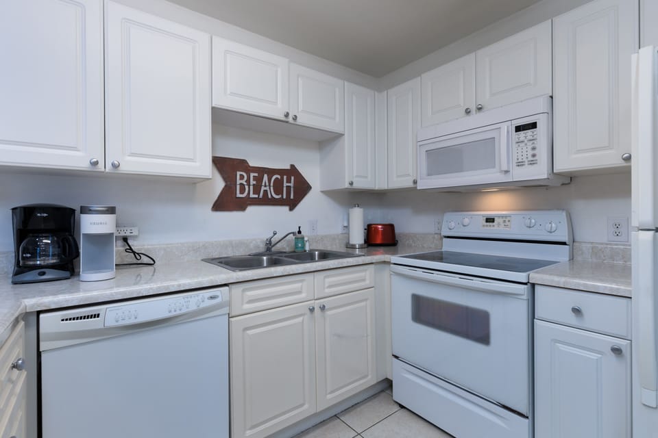 Condo 1 Full Kitchen