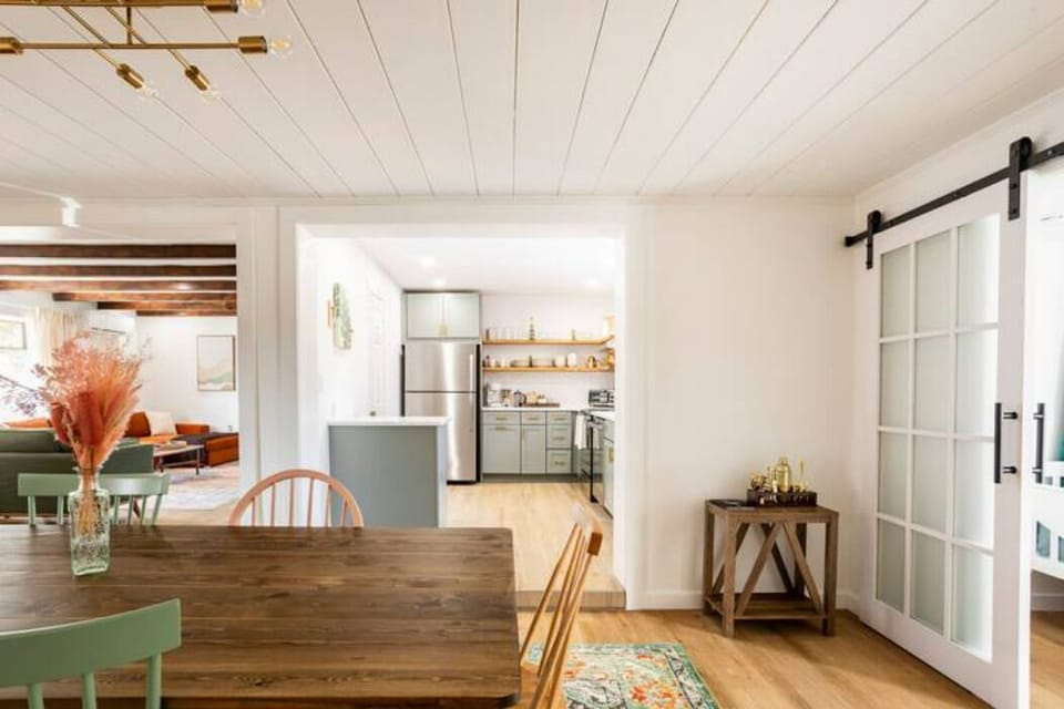 Cottage dining room back into kitchen