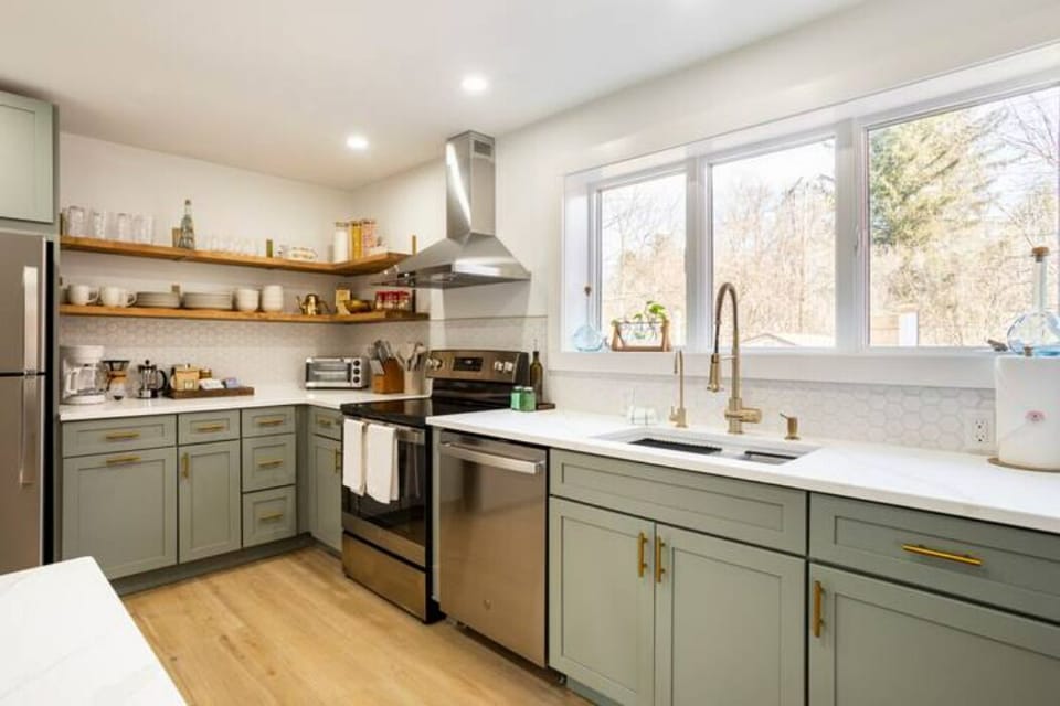 Cottage kitchen corner angle