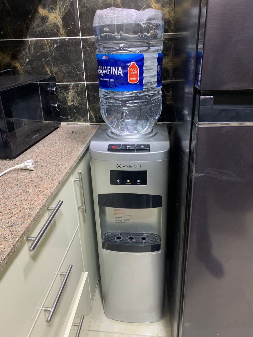 Grand Apartment | Private kitchenette | Full-size fridge, microwave, oven, blender