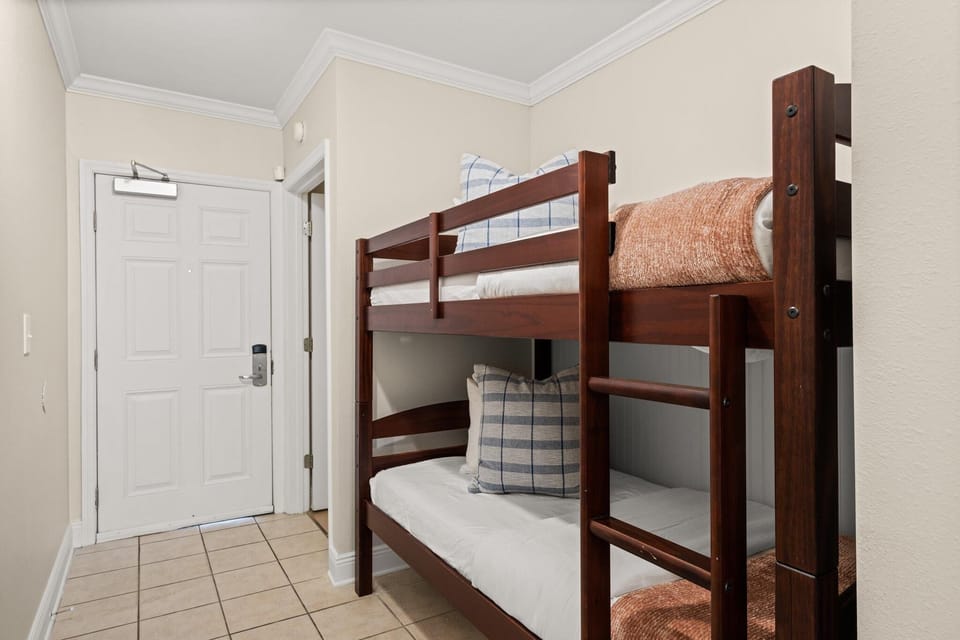 Entry, Bunk Alcove