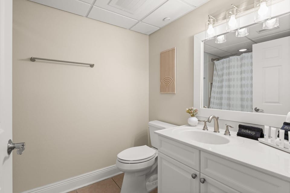 Bedroom En-Suite Bathroom