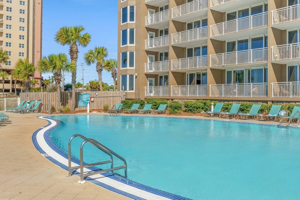 Gulf-Front Pool
