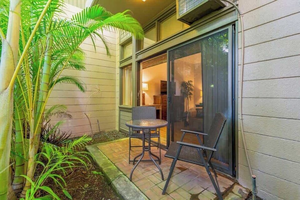 Private lanai off bedroom