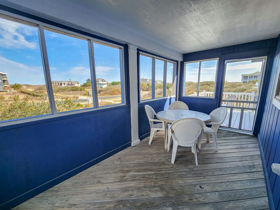 Screened Porch 2023