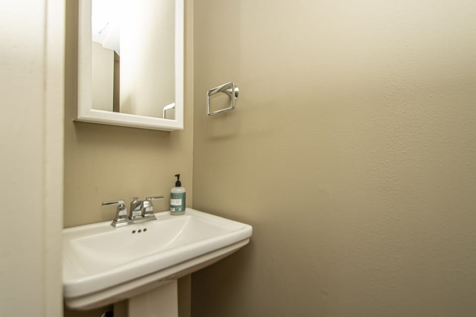 Half bath in front bedroom.