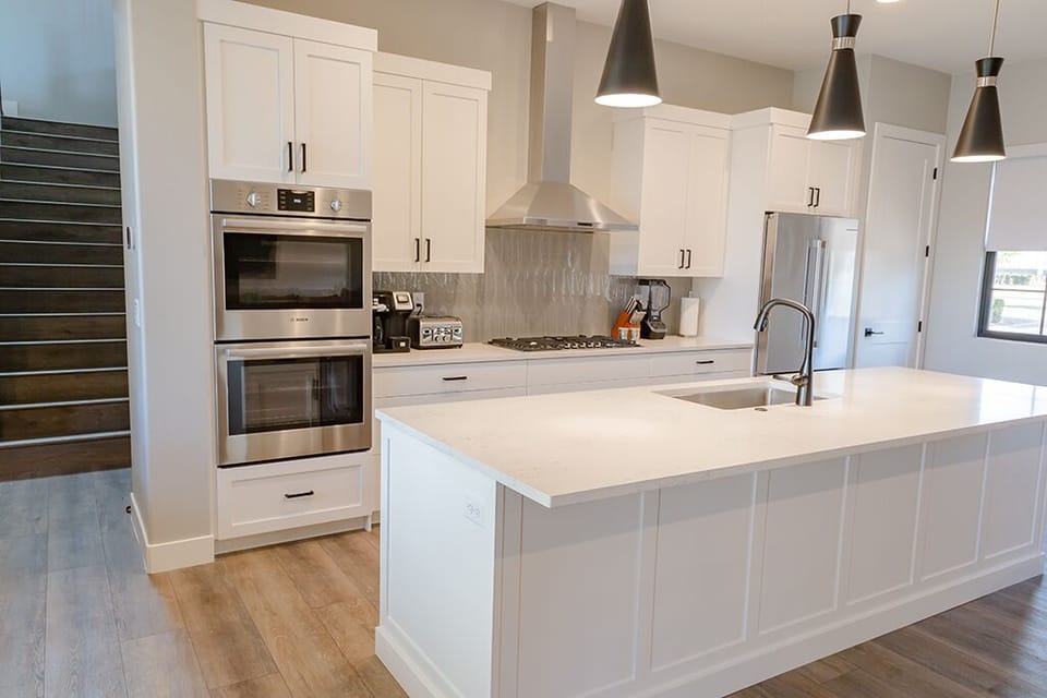 Kitchen w/ all new appliances, working area to prepare meals if desired