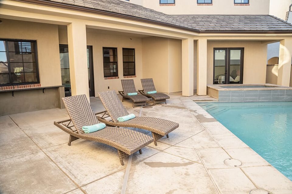 Private pool/spa right out the gathering room w/ ample room to enjoy the sun