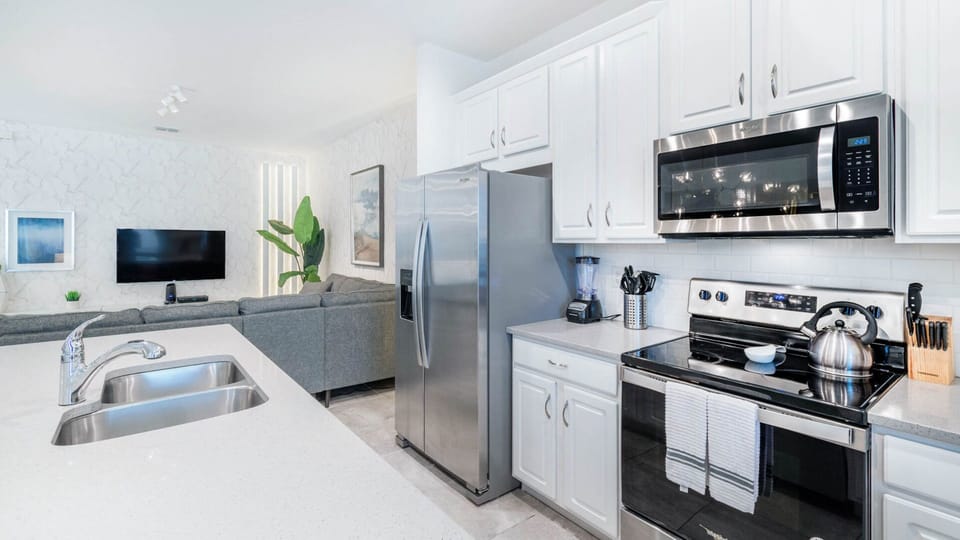 Kitchen (Angle)