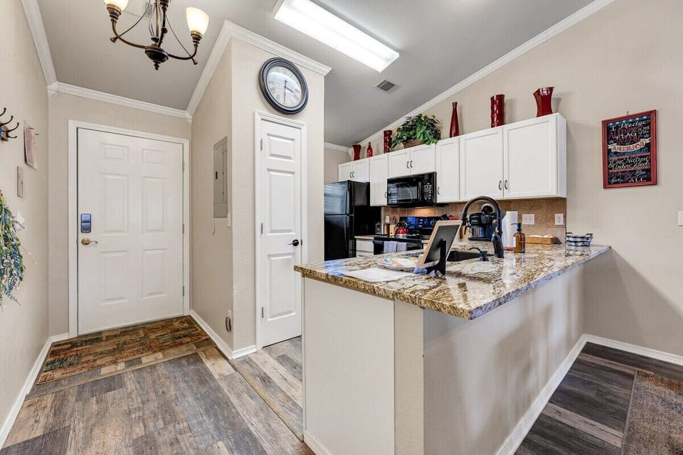 Cozy furnished kitchen