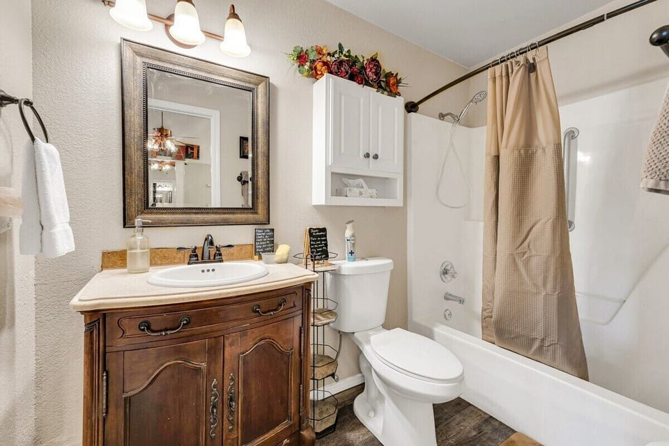 Full Bathroom