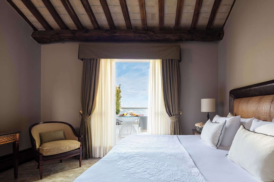 Premium Room, Terrace (with Jacuzzi) | 1 bedroom, premium bedding, minibar, in-room safe