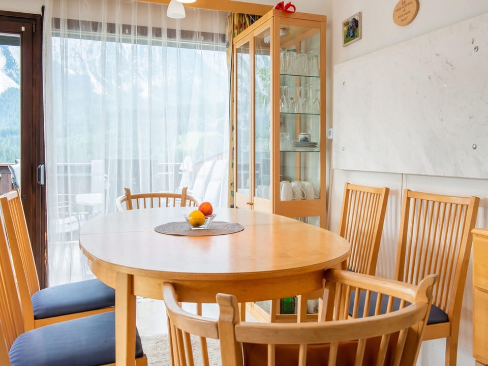 Apartment | Dining