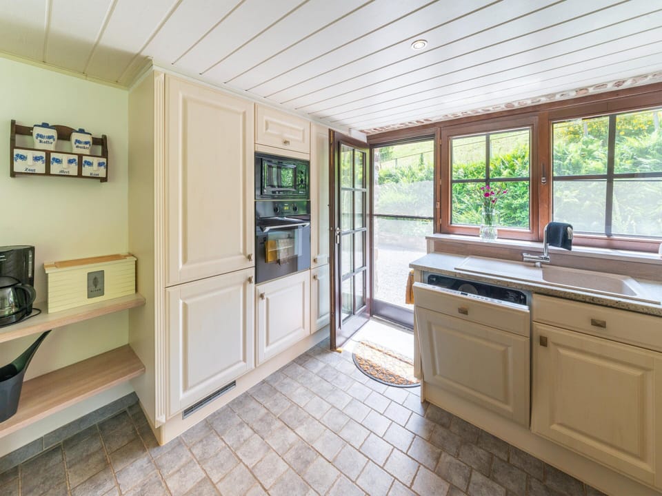House | Private kitchen | Stovetop, highchair