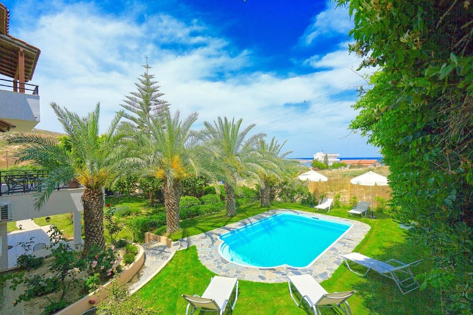 Villa (5 Bedrooms) | Front of property