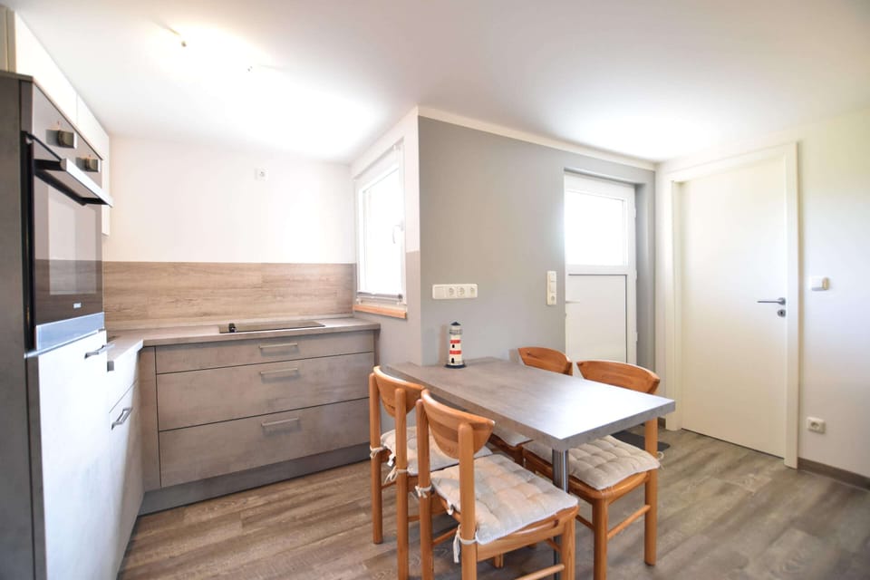 Bungalow | Dining