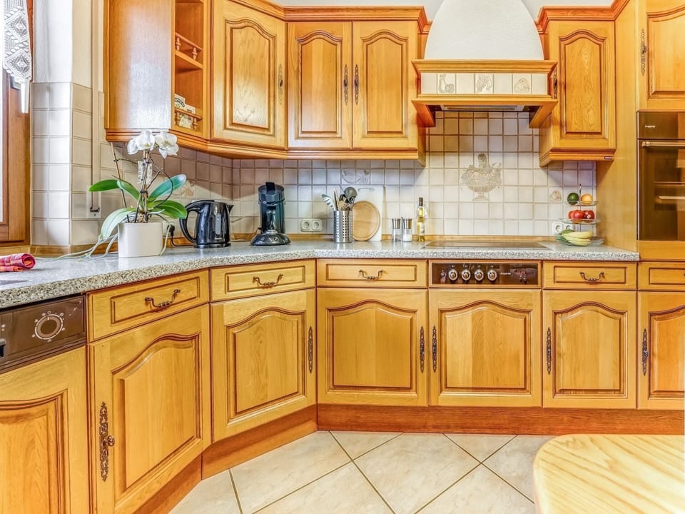 Apartment | Private kitchen | Stovetop, highchair