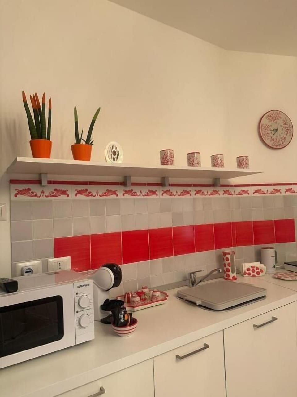 Family Room, Sea View | Private kitchen