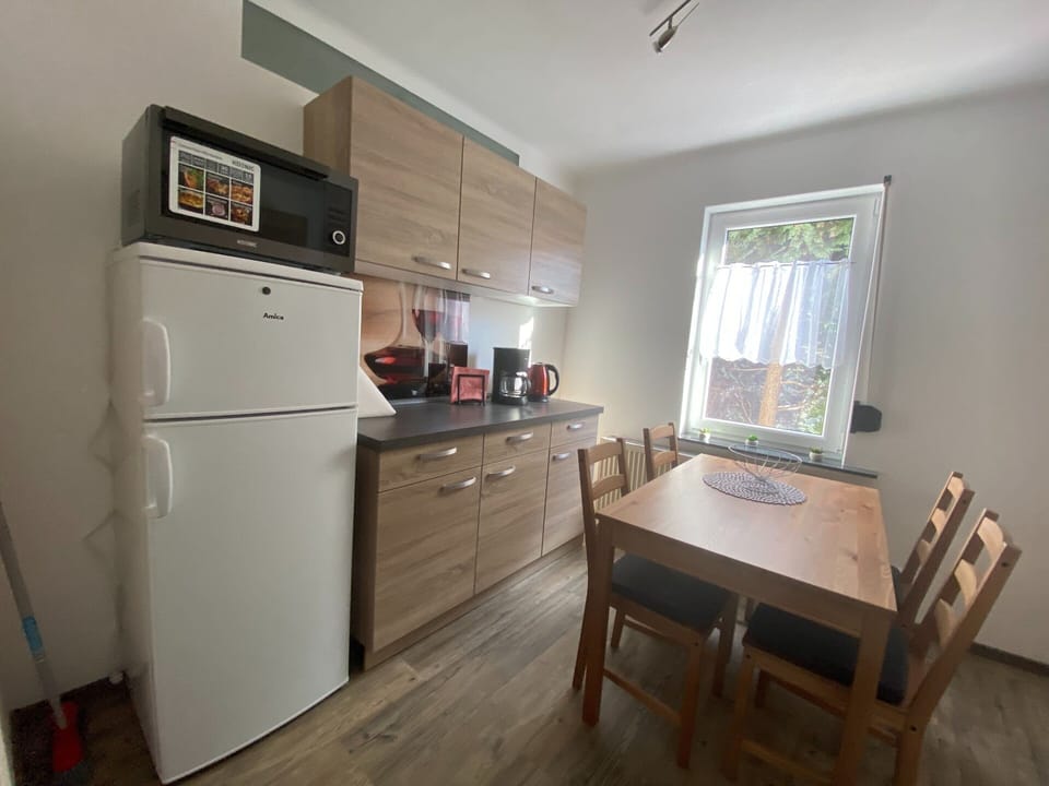 Apartment | Private kitchen | Electric kettle, toaster