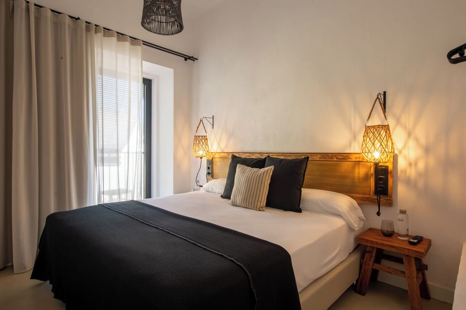 Quadruple Room, Balcony | Hypo-allergenic bedding, in-room safe, individually decorated