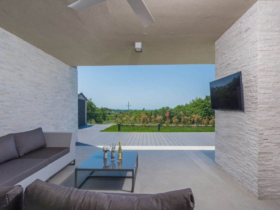 Villa | Exterior