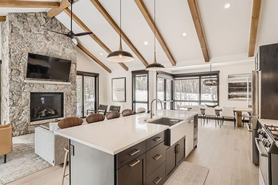 Full-size luxury kitchen with all the necessities