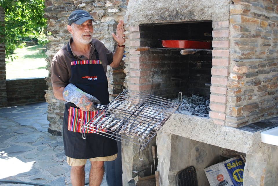 Mo Fini with barbeque at Almond Cortijo.