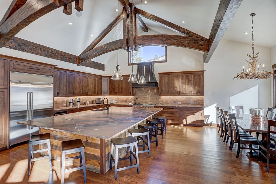 Great kitchen for entertaining friends!