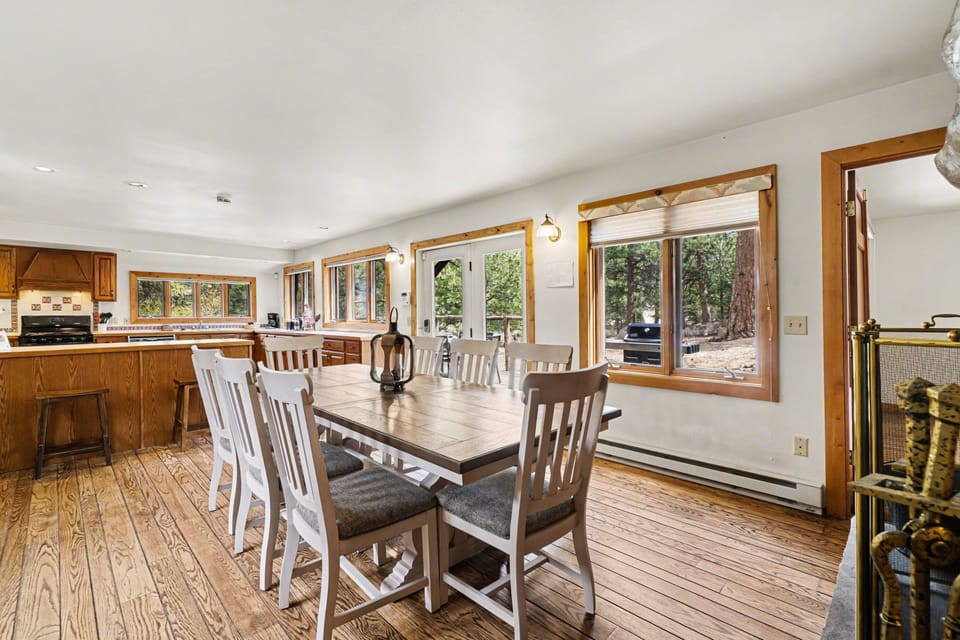 House, 4 Bedrooms | Dining