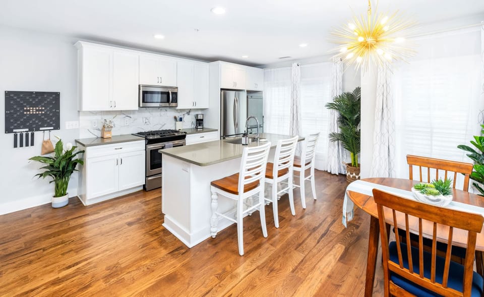 Fully Stocked Kitchen, Stainless Appliances