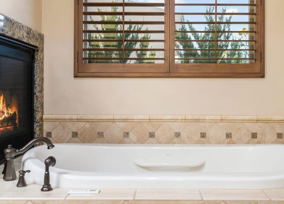 Comfortable Primary bedroom jet tub