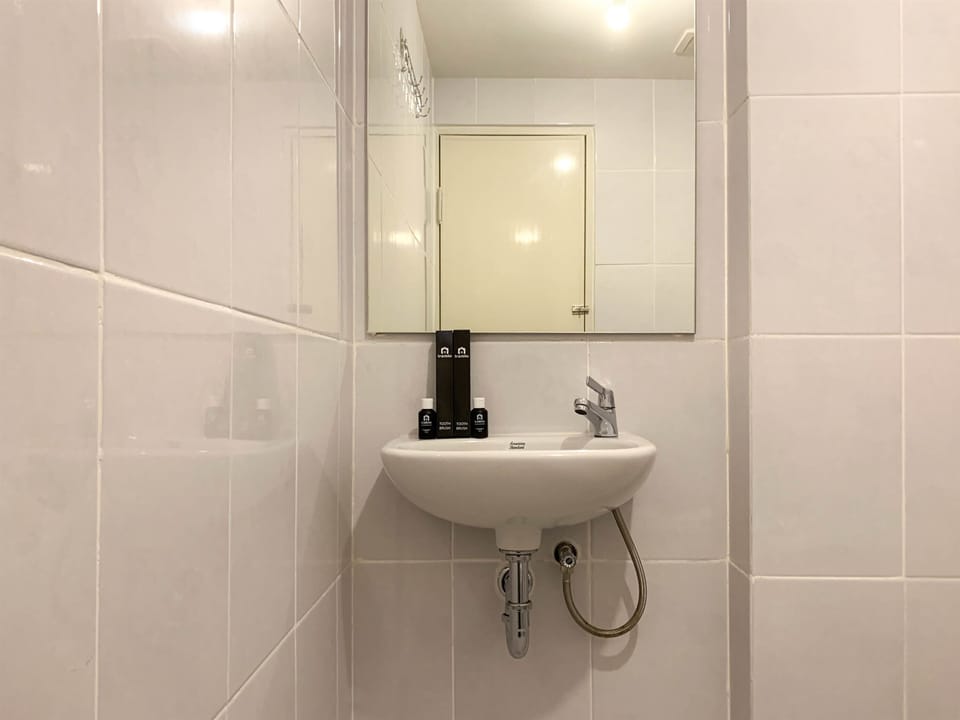 Deluxe Apartment | Bathroom