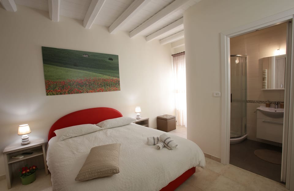 Deluxe Room | Frette Italian sheets, premium bedding, down comforters, in-room safe