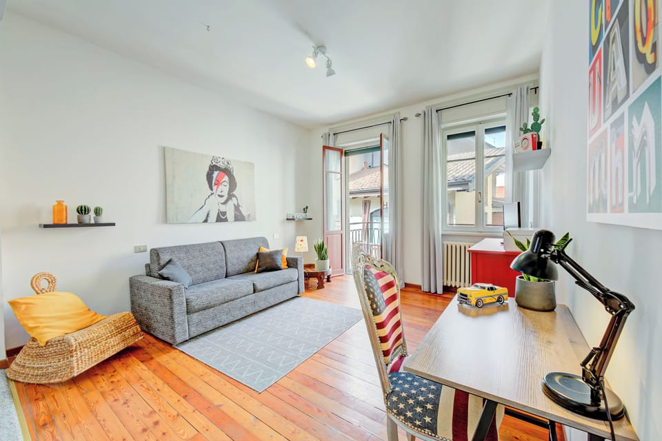 Family Apartment, 2 Bedrooms, Balcony (Casa Rachele Stresa center 2BR +) | Living area | TV