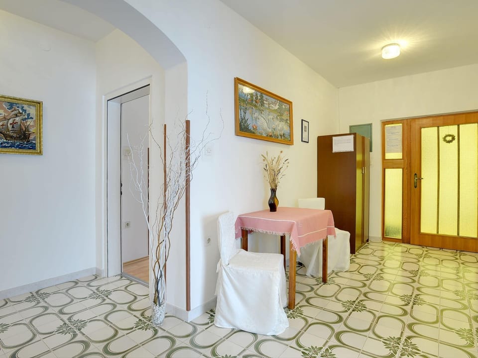 Apartment | Reception