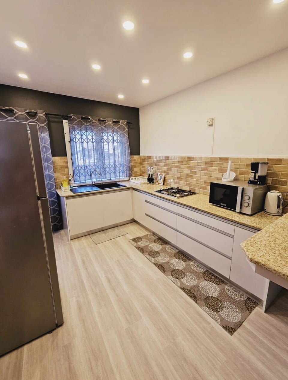 Apartment | Private kitchen | Fridge, microwave, oven, stovetop