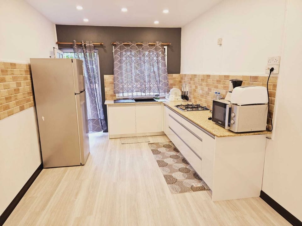 Apartment | Private kitchen | Fridge, microwave, oven, stovetop