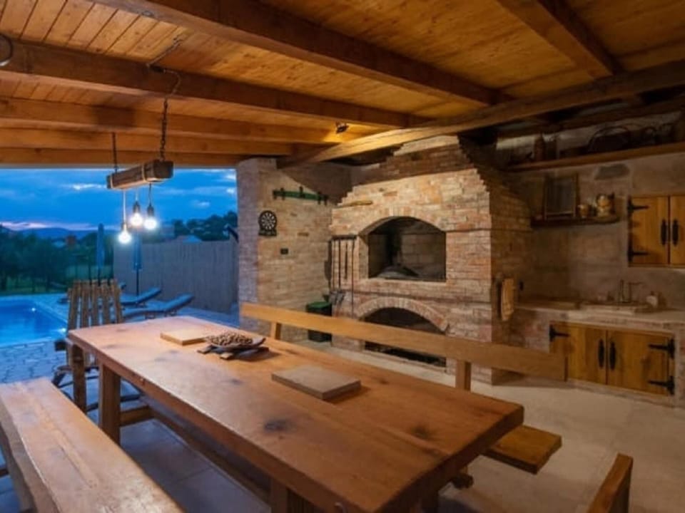 House | Dining