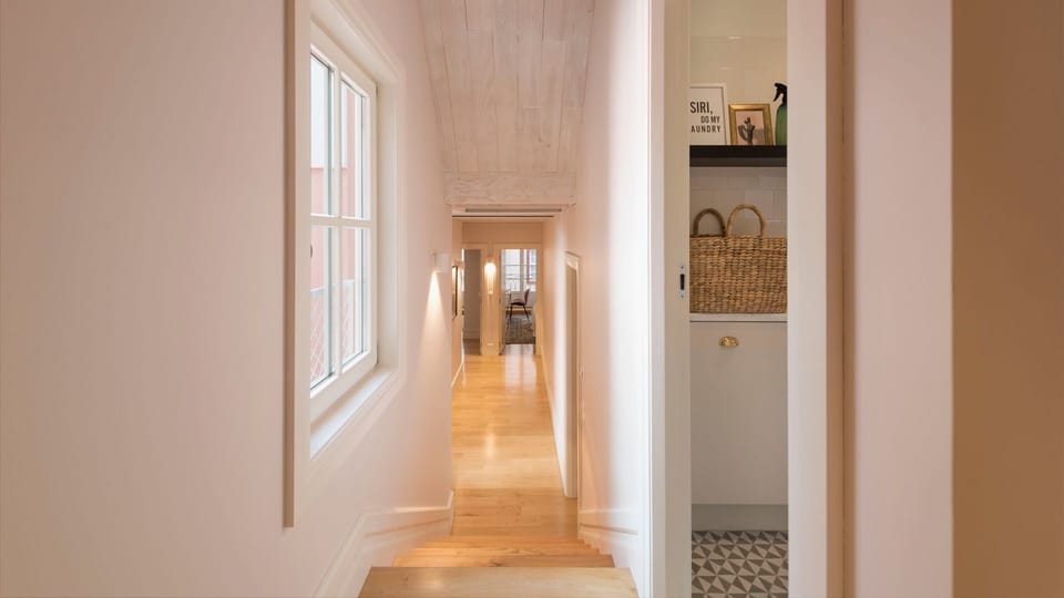 Hallway to the bedrooms