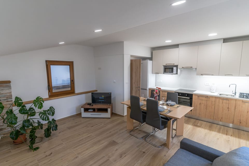 Apartment | Dining