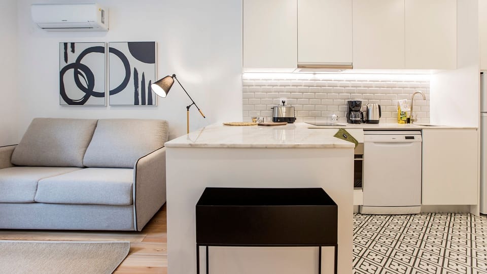 A good space for cooking and drinking some coffee, tea and fresh water.