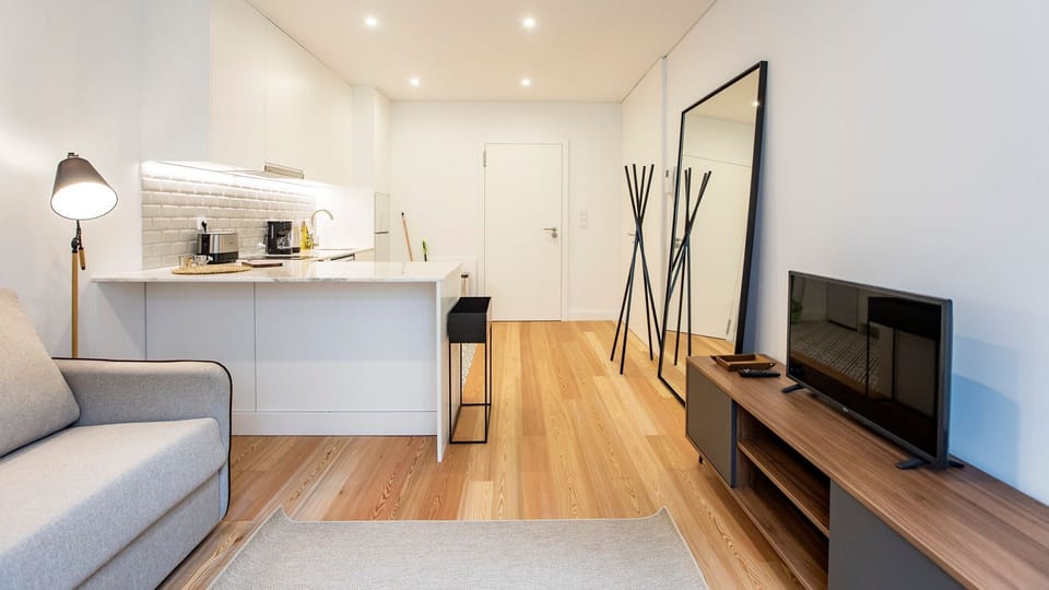 An excellent resting room, confortable to watch TV. A good space to enjoy the company of friends and relatives.