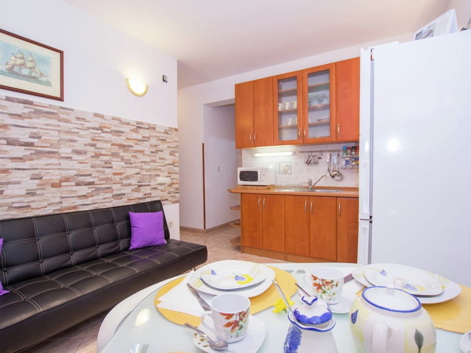 Apartment | Dining