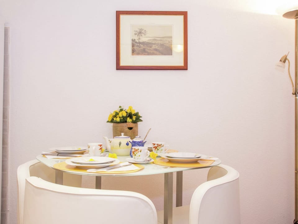 Apartment | Dining