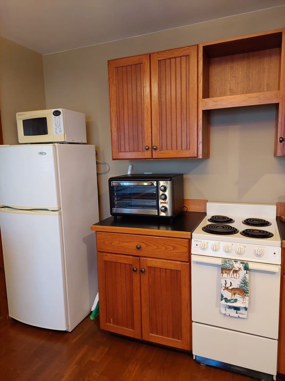 fully equipped kitchen 