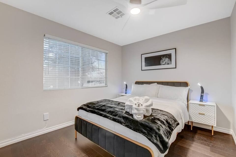 Bedroom 2 (2)